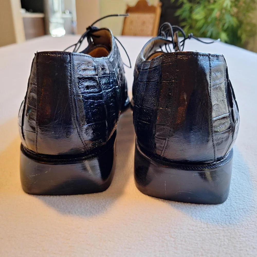 Classic Black Textured Men's Oxfords - Picture 4 of 6